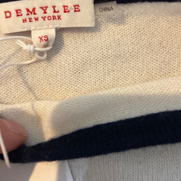 Demylee sweater with black color - Picture 4 of 4
